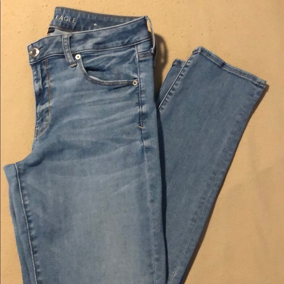 Light Blue AE Jeans - Picture 5 of 9